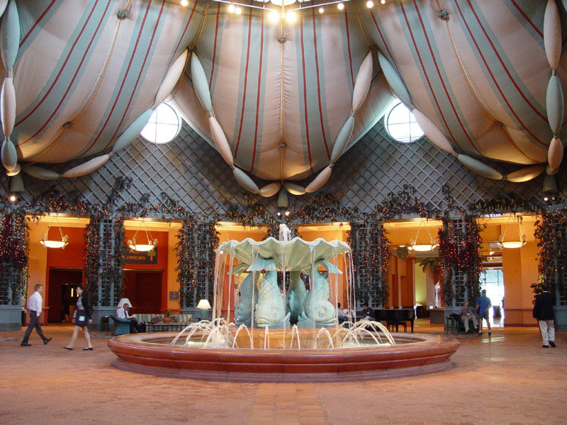 Dolphin_01l_lobby-fountain