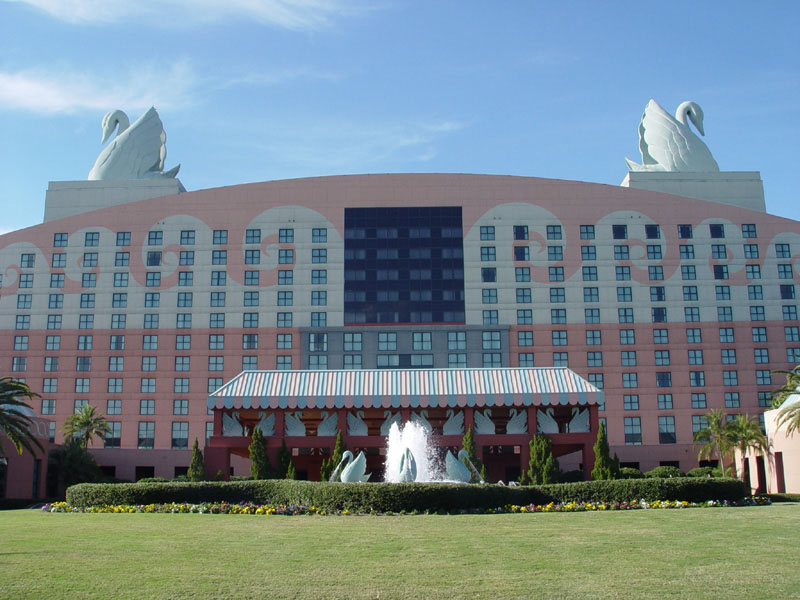 Swan_01a_exterior_front